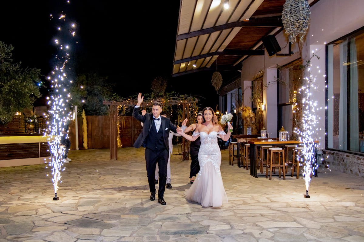 Κωνσταντίνος & Μαριάννα - Θεσσαλονίκη : Real Wedding by Caravel Studio